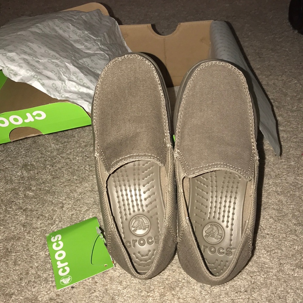 NIB Boys Canvas Crocs size 4